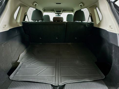 Used 2023 Nissan Rogue SV image 28