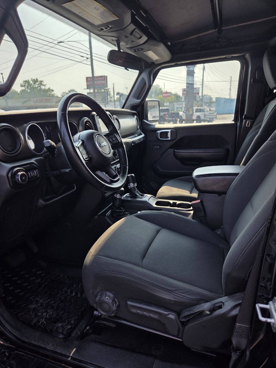 Used 2018 Jeep Wrangler Unlimited Sport S AWD/4WD image 9
