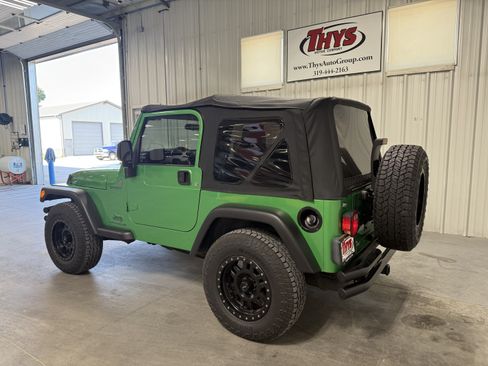 Used 2004 Jeep Wrangler 4WD w/ 30" Tire & Wheel Group image 10