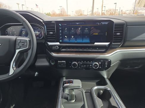 New 2026 Chevrolet Silverado 1500 LT image 17