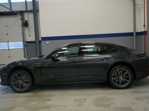New 2026 Porsche Panamera 4 image 2