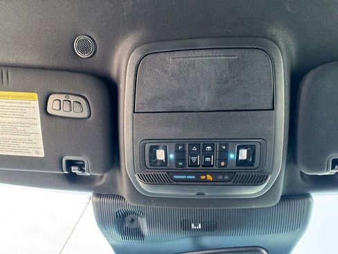 Used 2025 Ford Explorer ST image 32