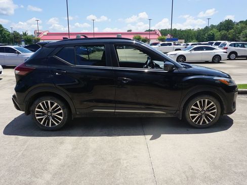 Used 2021 Nissan Kicks SR w/ Interior Electronics Package FWD image 20