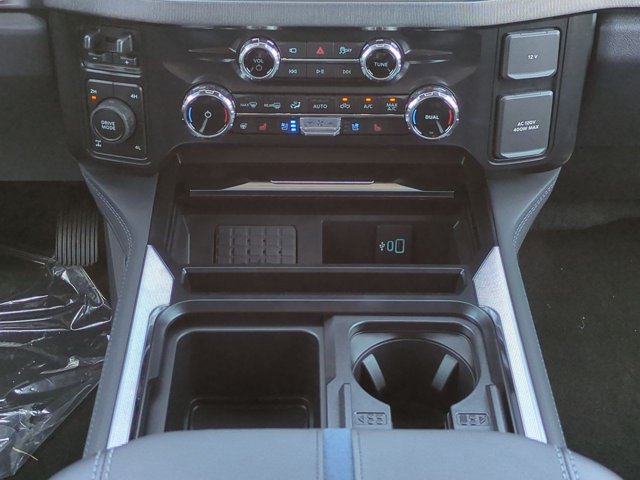 New 2026 Ford F250 Platinum w/ FX4 Off-Road Package AWD/4WD image 18