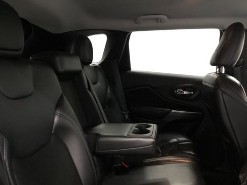 Used 2020 Jeep Cherokee Latitude Plus w/ Comfort/Convenience Group image 22