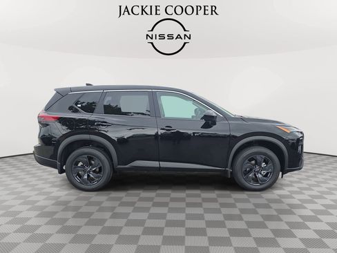 New 2026 Nissan Rogue SV FWD image 4