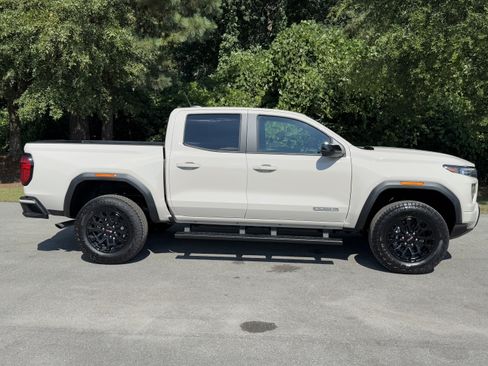 New 2026 GMC Canyon Elevation w/ Convenience Package image 39