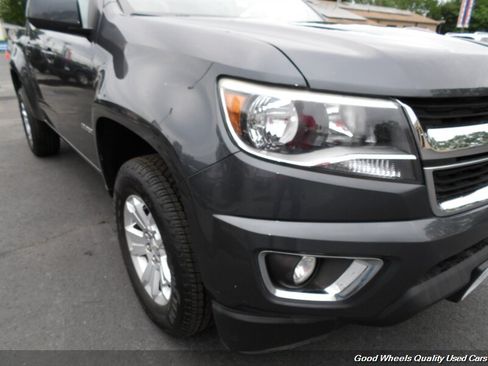 Used 2017 Chevrolet Colorado LT w/ LT Convenience Package RWD image 10