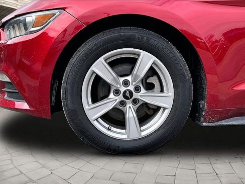 Used 2015 Ford Mustang Coupe image 8