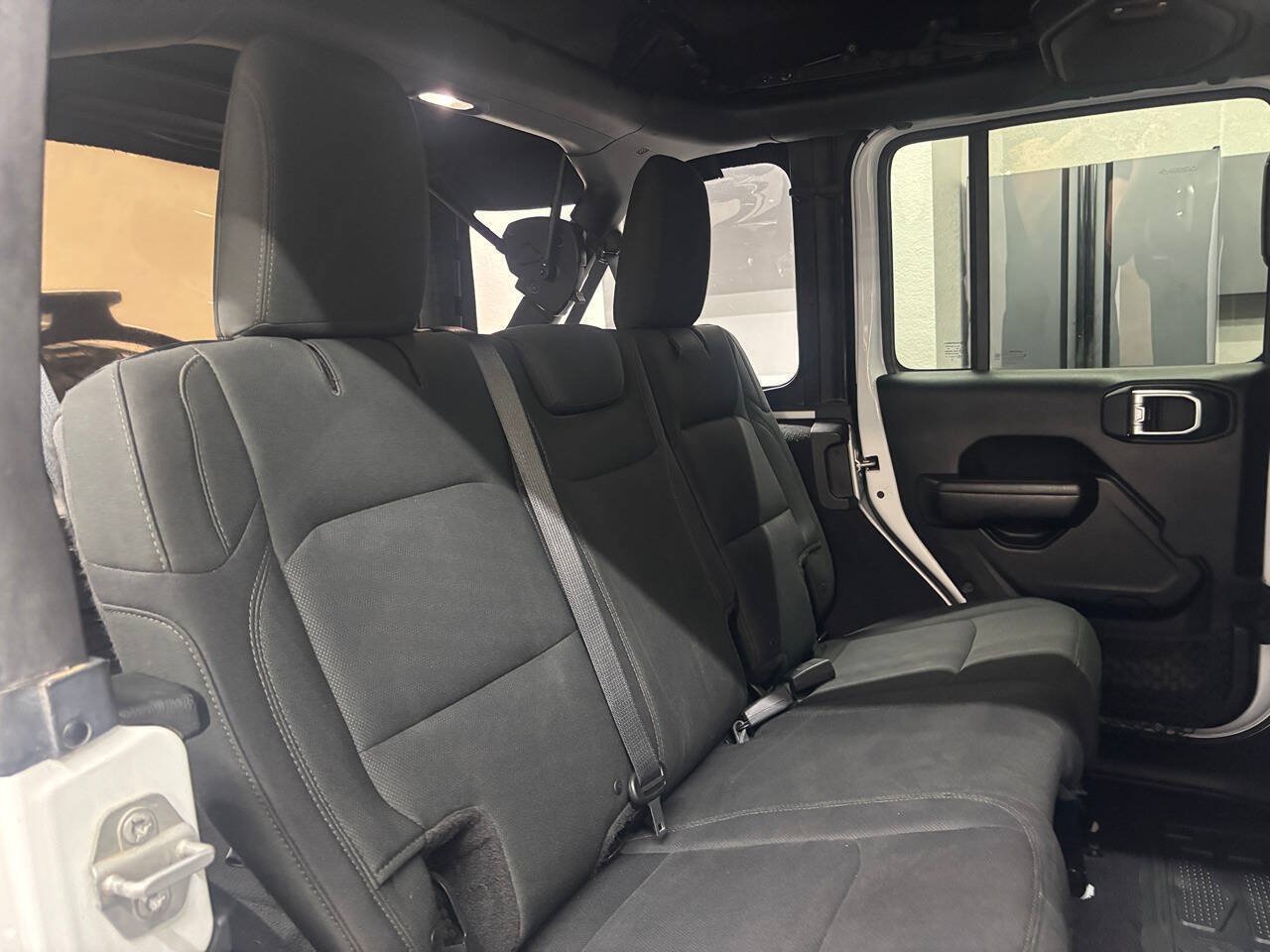Used 2018 Jeep Wrangler Unlimited Sport S AWD/4WD image 23