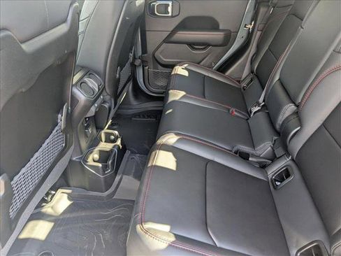New 2025 Jeep Gladiator Rubicon w/ Convenience Group image 15