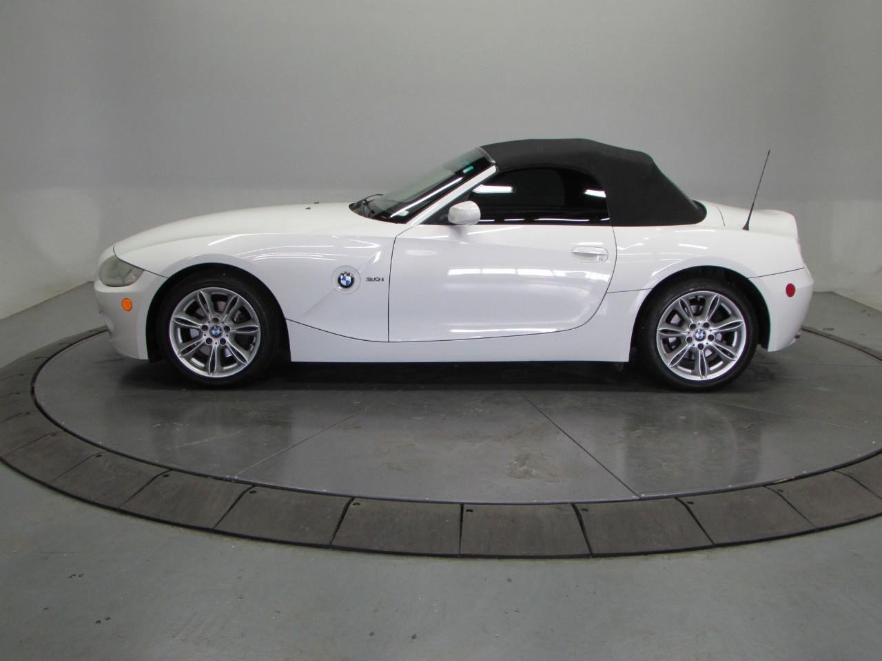 Used 2005 BMW Z4 3.0i RWD image 4
