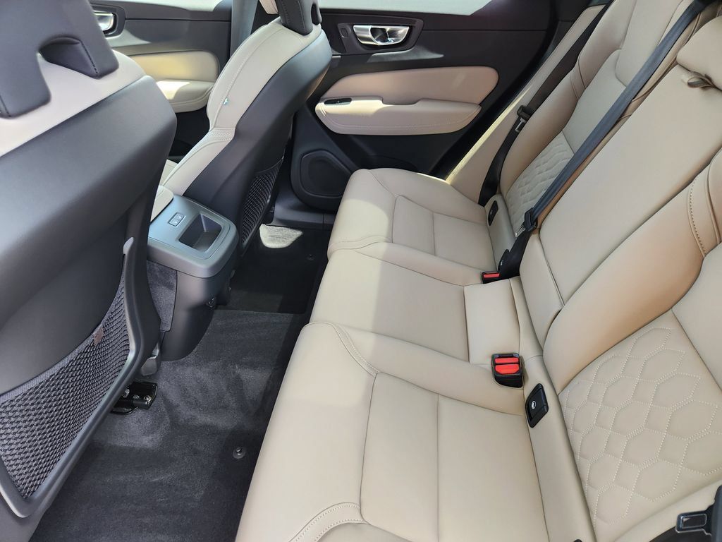 New 2026 Volvo XC60 B5 Plus w/ Protection Package Premier AWD/4WD image 19