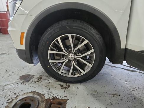 Used 2019 Volkswagen Tiguan SE FWD image 29