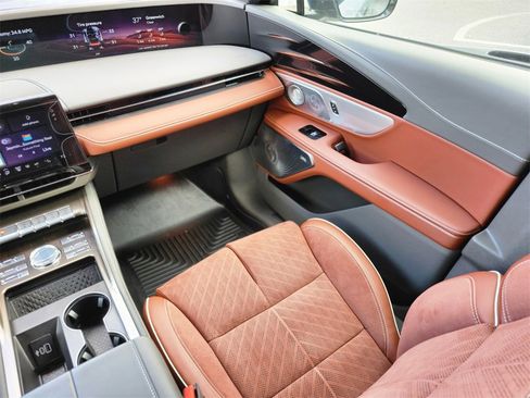 Used 2024 Lincoln Nautilus Black Label image 15