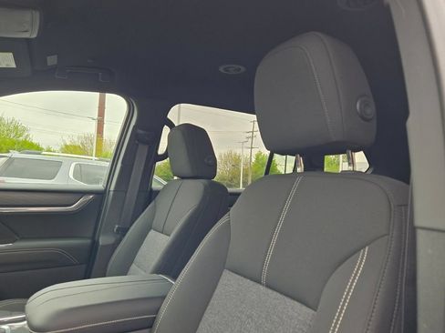 New 2026 GMC Acadia Elevation FWD image 7