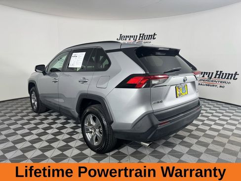 Used 2022 Toyota RAV4 XLE w/ Convenience Package image 9