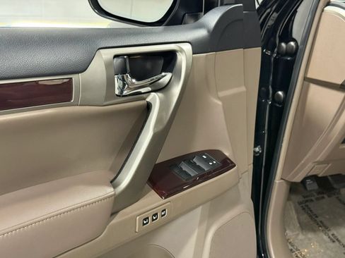 Used 2014 Lexus GX 460 Luxury w/ Driver Support Package AWD/4WD image 12