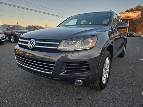 Used 2013 Volkswagen Touareg Sport image 1
