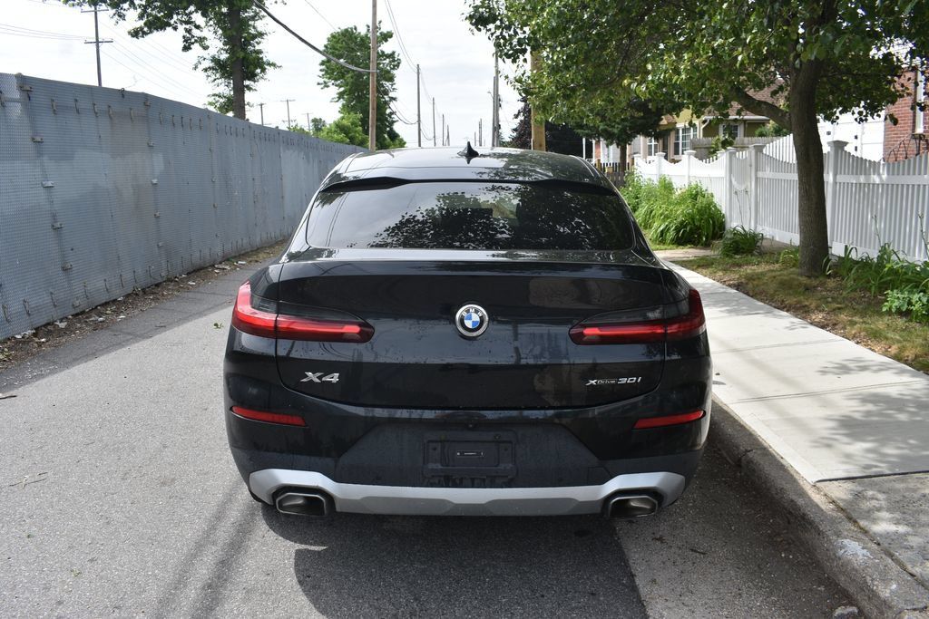 Used 2024 BMW X4 xDrive30i w/ Parking Assistance Package AWD/4WD image 6