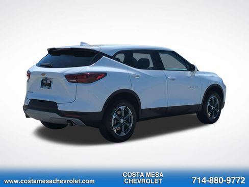 Used 2025 Chevrolet Blazer LT FWD image 5