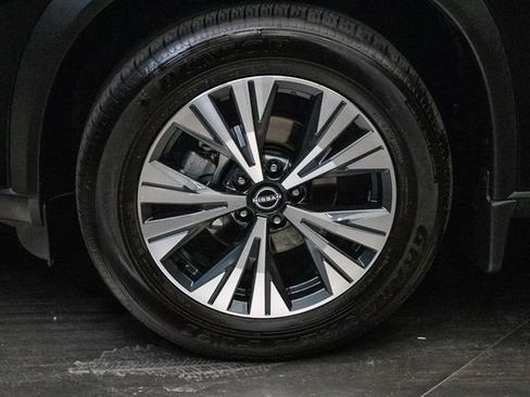 Used 2023 Nissan Rogue SV AWD/4WD image 9