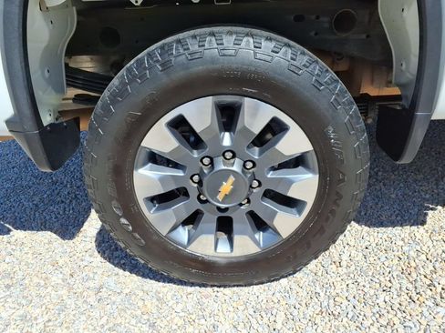 Used 2023 Chevrolet Silverado 2500 Custom w/ Custom Convenience Package AWD/4WD image 14