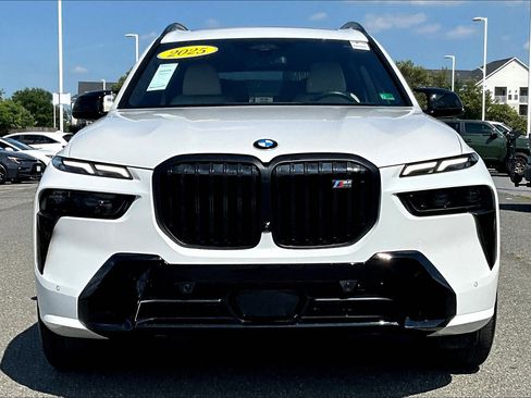 Used 2025 BMW X7 M60i image 3