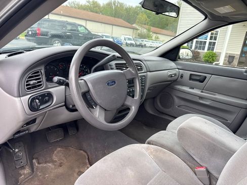 Used 2004 Ford Taurus SE FWD image 13