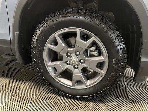 Used 2024 Honda Passport TrailSport image 3