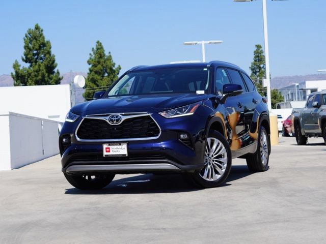 Certified 2026 Toyota Highlander Platinum AWD/4WD image 4