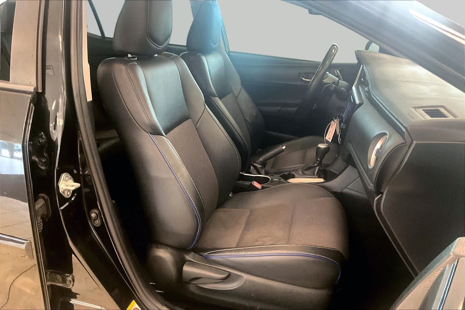 Used 2018 Toyota Corolla SE w/ Carpet Mat Package (TMS) FWD image 8