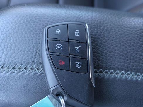 Used 2023 GMC Yukon XL Denali image 39