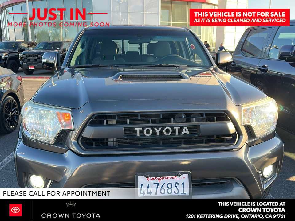 Used 2015 Toyota Tacoma PreRunner w/ TRD Sport Package RWD image 2