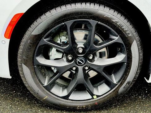 New 2026 Chrysler Pacifica Limited FWD image 16
