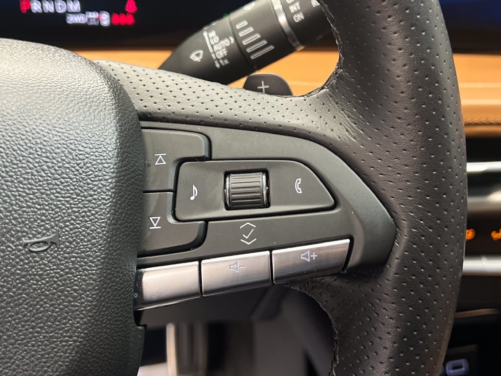 Used 2024 Cadillac XT4 Sport AWD/4WD image 23