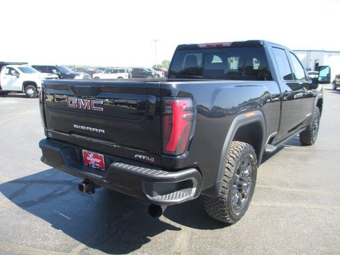 Used 2024 GMC Sierra 2500 AT4 w/ AT4 Premium Plus Package AWD/4WD image 6
