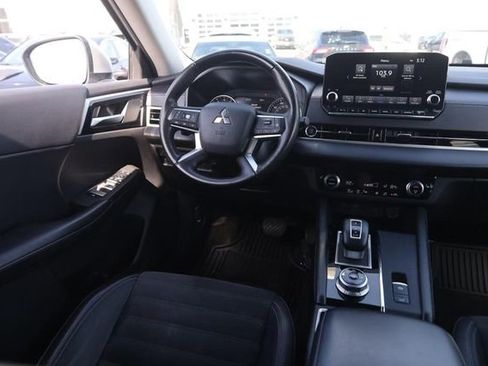 Used 2024 Mitsubishi Outlander SE FWD image 24