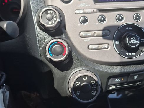Used 2011 Honda Fit image 17