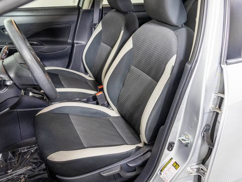 Used 2021 Nissan Versa SV image 17