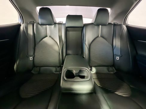 Used 2023 Toyota Camry SE image 32