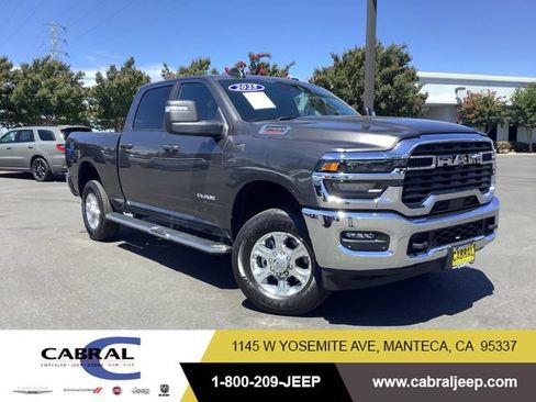 Used 2025 RAM 2500 Big Horn AWD/4WD image 1