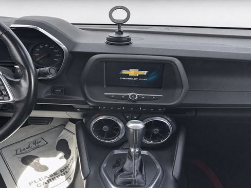 Used 2018 Chevrolet Camaro LT RWD image 21