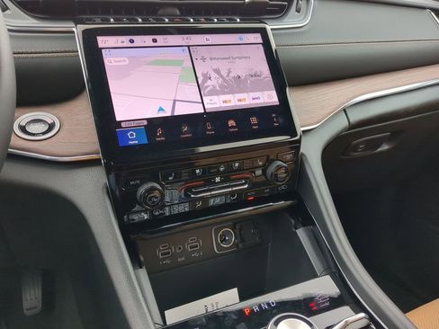 New 2025 Jeep Grand Cherokee L Summit image 28