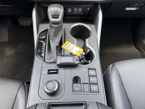 Certified 2025 Toyota Highlander XSE AWD/4WD image 30