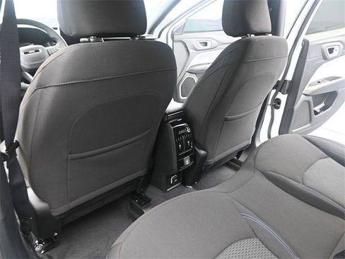 Used 2025 Jeep Compass Sport w/ Mopar Graphics Package image 19