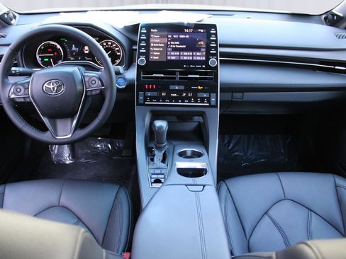 Used 2021 Toyota Avalon XLE w/ Carpet Mat Package (TMS) image 2