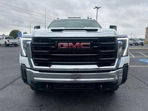 Used 2024 GMC Sierra 3500 Pro w/ Convenience Package AWD/4WD image 3