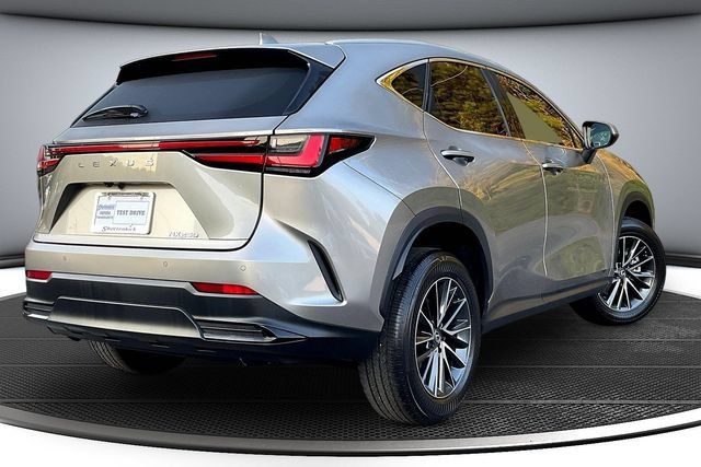 Used 2025 Lexus NX 250 FWD w/ Accessory Package (Z1) image 5