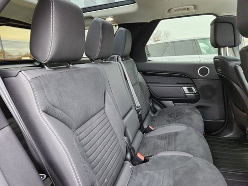 Certified 2024 Land Rover Discovery S image 15